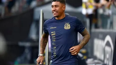 时光流转，她的风华依旧，瓦尔加晒新照，魅力不减当年，绝色依旧惊艳时光